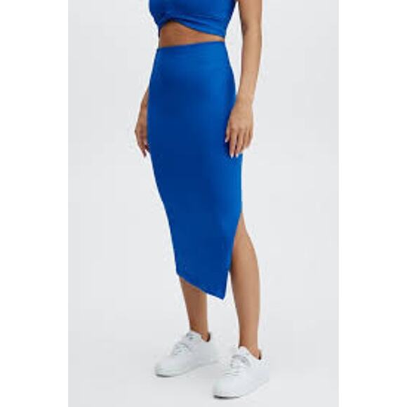 FABLETICS High-Waisted Ribbed Seamless Skirt Size Medium M GORGEOUS COLOR - Picture 1 of 4